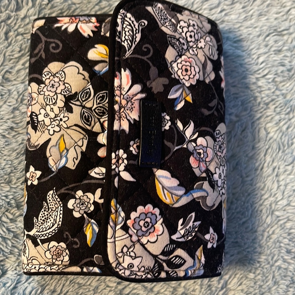 Vera Bradley wallet like new